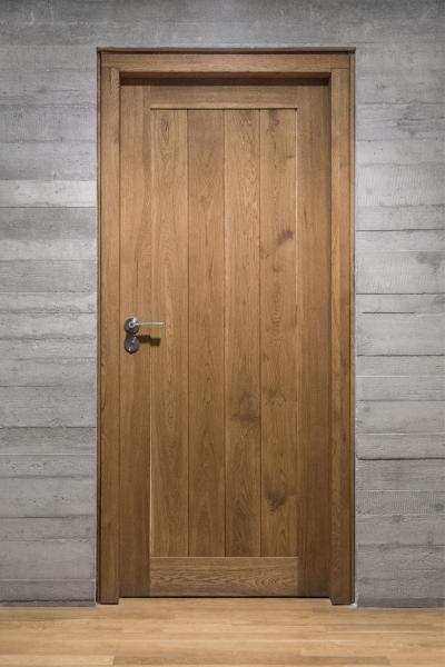 How to Prevent Wooden Door Expansion in Winter